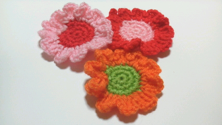 お花の編み物です。☆ガーベラに似ていると思い買いました。